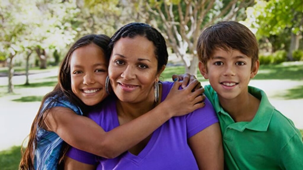 Cómo acceder a becas para madres solteras estudiantes 4 madres solteras 1